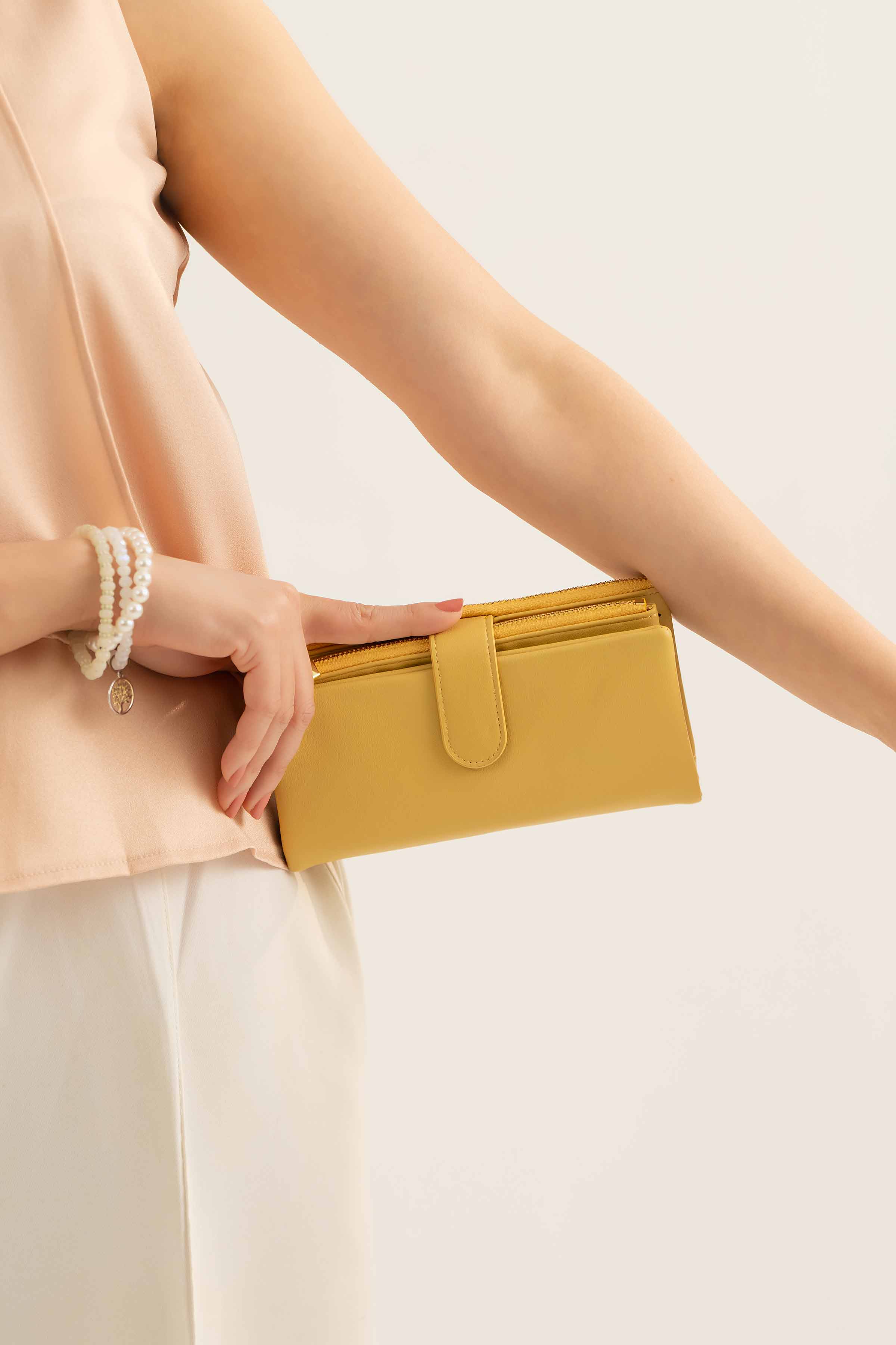 Yellow Wallet-441452102 - Image 4