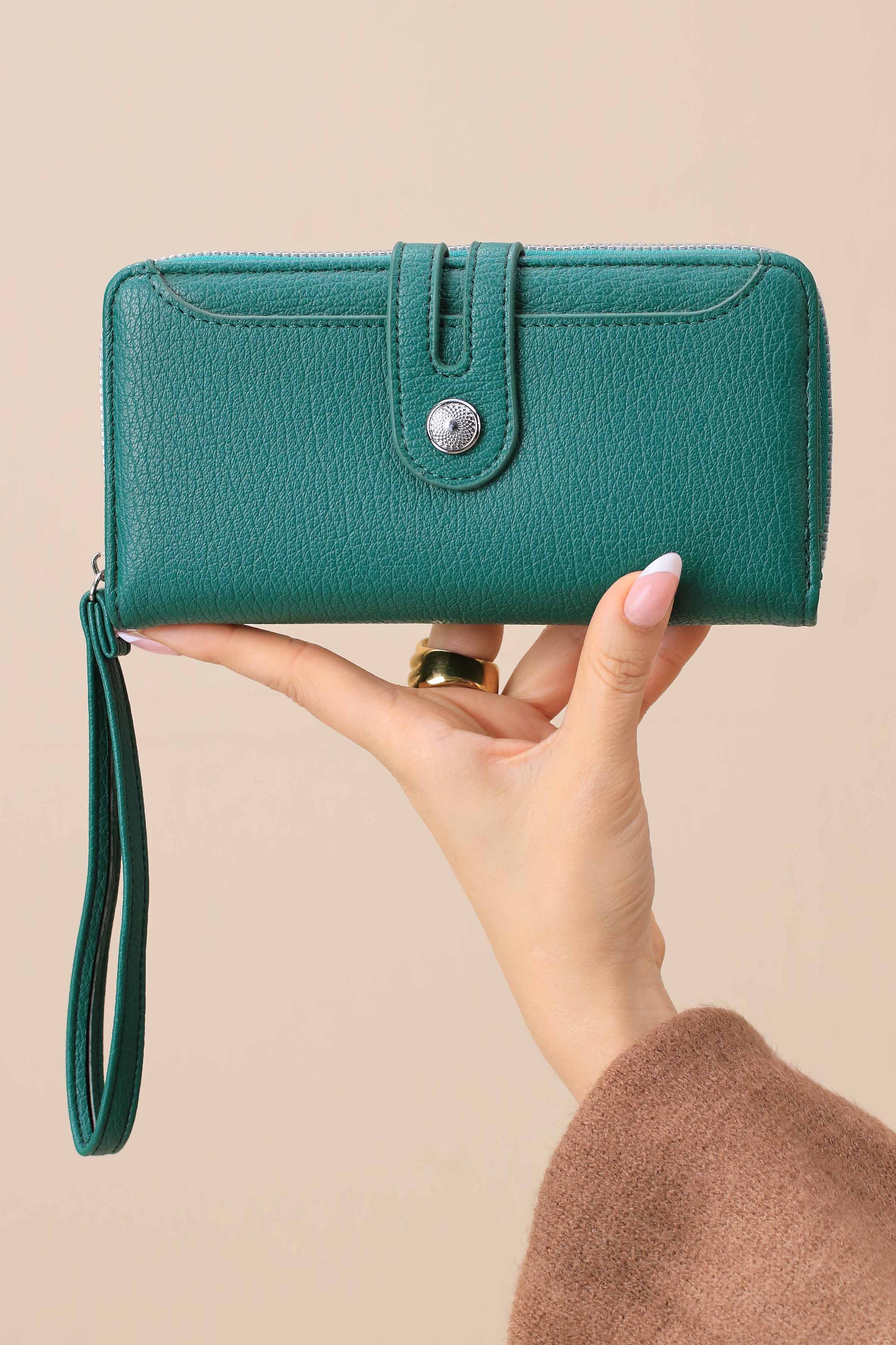 Green Wallet-441572104