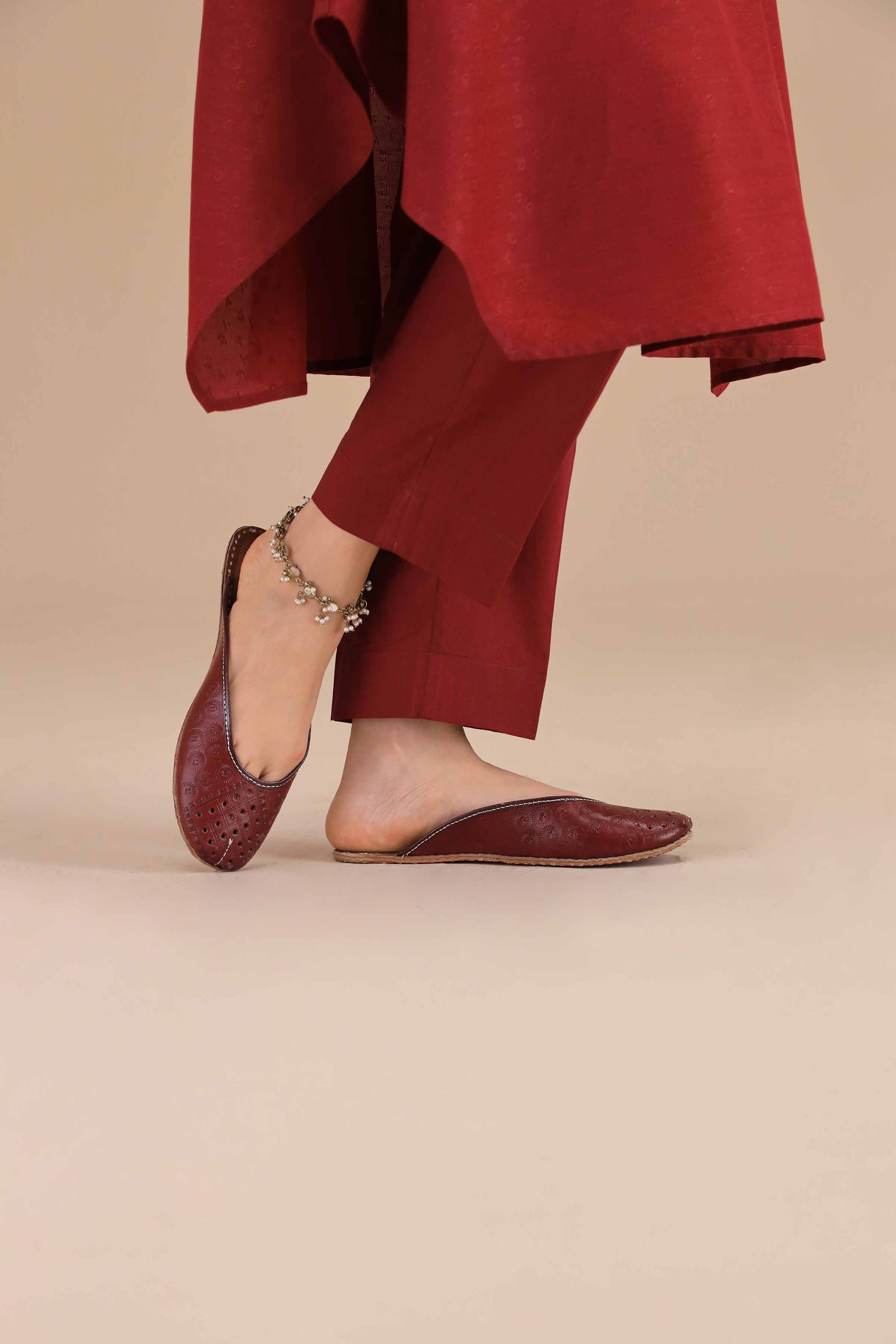 Maroon Khussa-1531183722 - Image 3