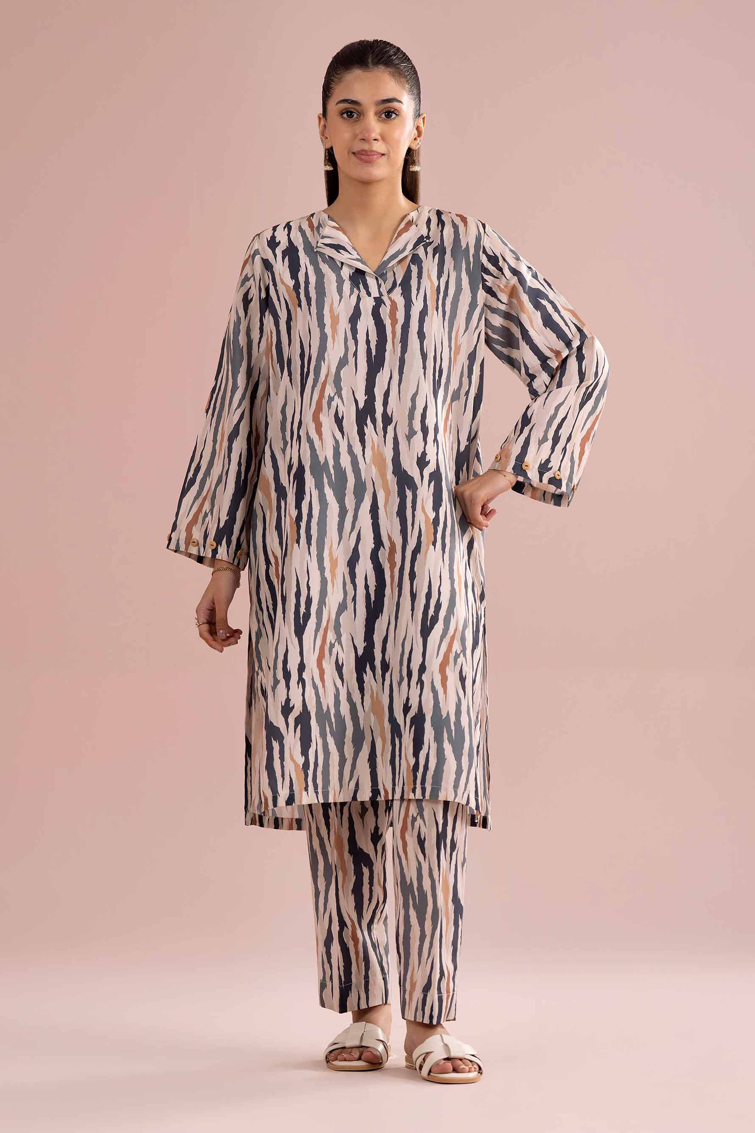 2 Piece - Printed Suit - PE26-365 - Image 3