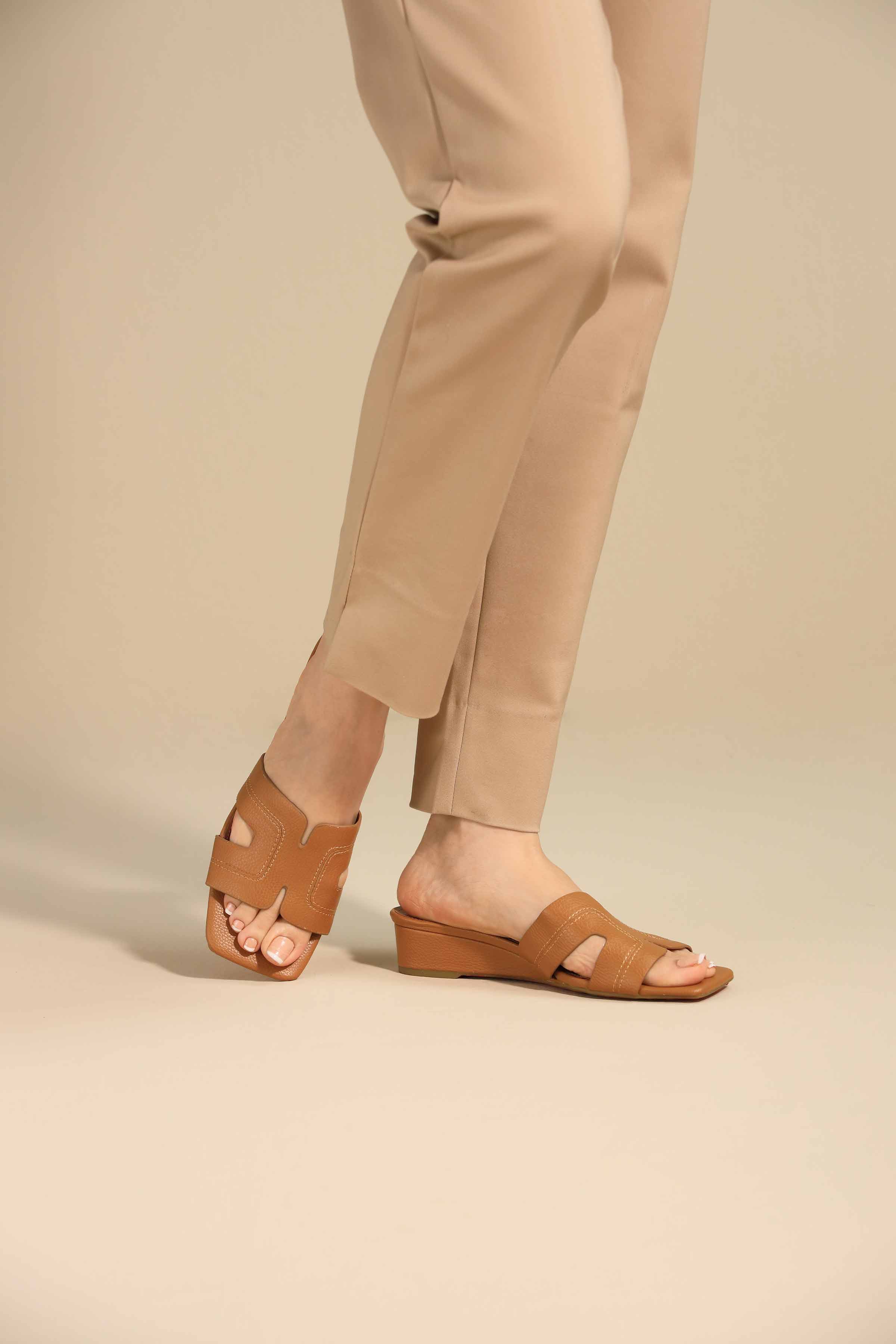 Camel Wedges-445322929 - Image 4